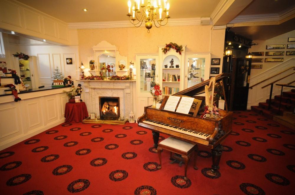 Bush Hotel County Leitrim エクステリア 写真